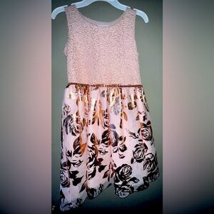 Girls dress